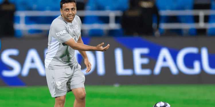 مباراة الهلال والأهلي.. فرصة ذهبية لتقليص الفارق والشلهوب يعد الجماهير بأداء قتالي مباراة الهلال والأهلي.. فرصة ذهبية لتقليص الفارق والشلهوب يعد الجماهير بأداء قتالي