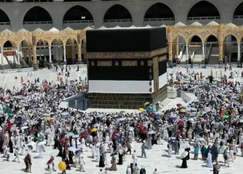 السعودية تتيح لحاملي تأشيرات الزيارة العائلية أداء الحج 1446 – تعرّف على الشروط والتفاصيل