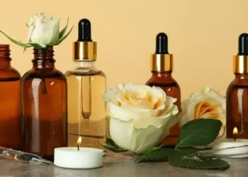 اكتشاف سعودي مذهل: القرنفل يعزز نمو الشعر بشكل سحري خلال 72 ساعة!