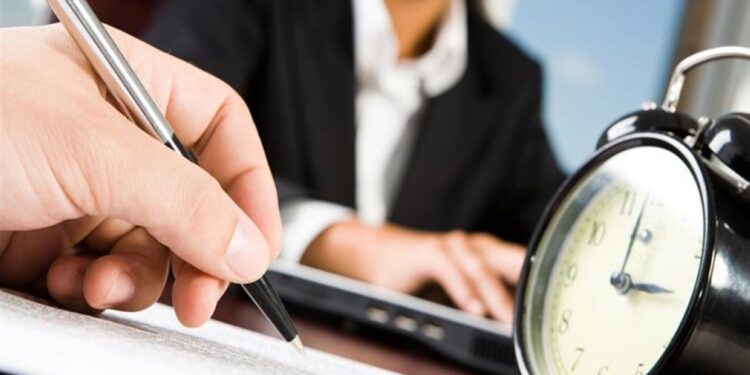 بعد تقليص شركة سعودية لأيام العمل إلى 4 أسبوعيًا.. هل هذا هو مستقبل العمل في المملكة؟ بعد تقليص شركة سعودية لأيام العمل إلى 4 أسبوعيًا.. هل هذا هو مستقبل العمل في المملكة؟