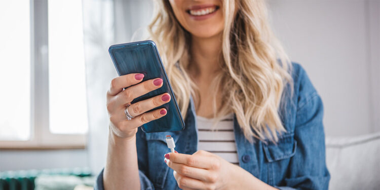 7 طرق فعالة لشحن هاتفك الذكي بسرعة البرق – لا تفوتها