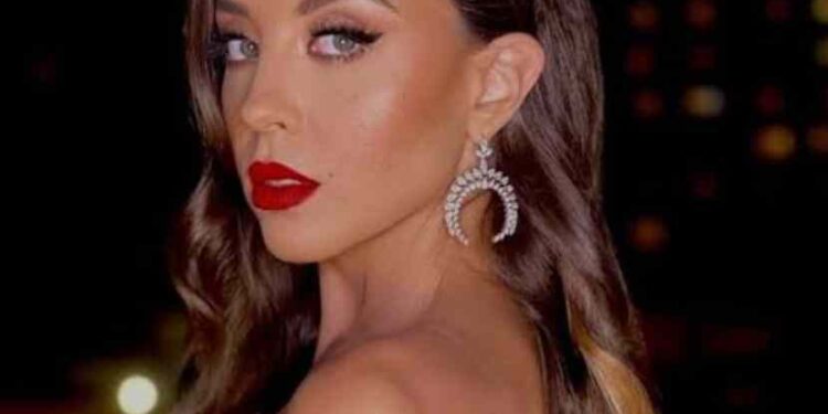 ديانة مريم الخشت: هل هي مسلمة أم مسيحية؟ أسرار لا تعرفها عن النجمة المصرية ديانة مريم الخشت: هل هي مسلمة أم مسيحية؟ أسرار لا تعرفها عن النجمة المصرية