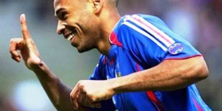 ديانة تيري هنري: الحقيقة الكاملة وراء الشائعات المتداولة ديانة تيري هنري: الحقيقة الكاملة وراء الشائعات المتداولة