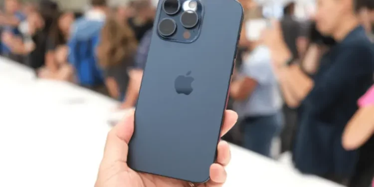 أبل تستعد لإطلاق آيفون أنحف في 2025: إليكم التفاصيل المهمة أبل تستعد لإطلاق آيفون أنحف في 2025: إليكم التفاصيل المهمة