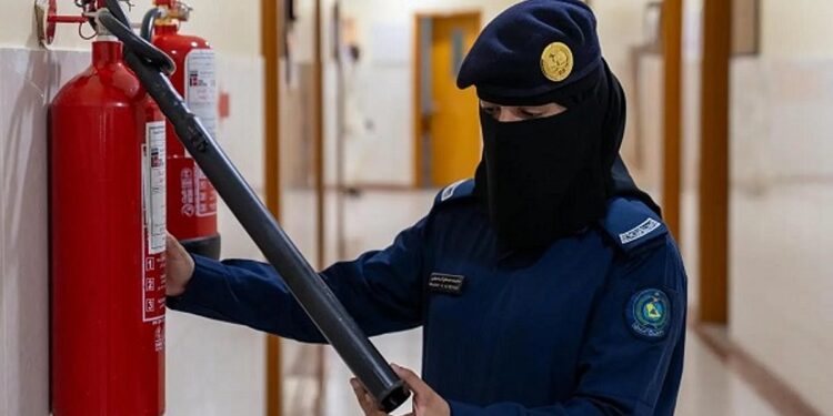 دفاع مدني الحرمين الشريفين يعزز إجراءات السلامة لضيوف الرحمن خلال رمضان دفاع مدني الحرمين الشريفين يعزز إجراءات السلامة لضيوف الرحمن خلال رمضان