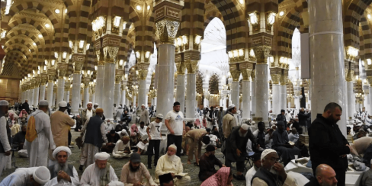 فضل زيارة المسجد النبوي وأهم السنن المستحبة للزائرين فضل زيارة المسجد النبوي وأهم السنن المستحبة للزائرين