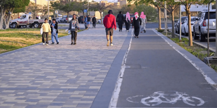 رياضة المشي تكتسب شعبية بين أهالي عسير خلال رمضان: فوائد صحية ونفسية مدهشة