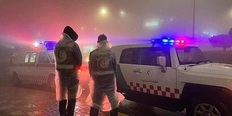 الهلال الأحمر بالباحة يستعد لمواجهة التقلبات الجوية والضباب الكثيف: تعزيز الجاهزية والفرق الإسعافية الهلال الأحمر بالباحة يستعد لمواجهة التقلبات الجوية والضباب الكثيف: تعزيز الجاهزية والفرق الإسعافية