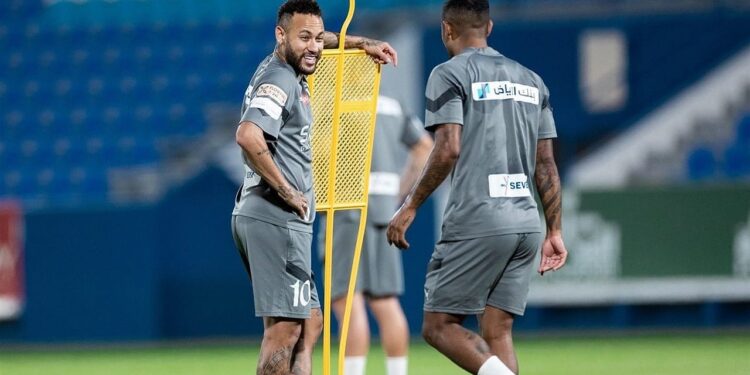 نيمار يقترب من العودة إلى الهلال.. شاهد تدريباته واستعداده للانضمام من جديد! نيمار يقترب من العودة إلى الهلال.. شاهد تدريباته واستعداده للانضمام من جديد!
