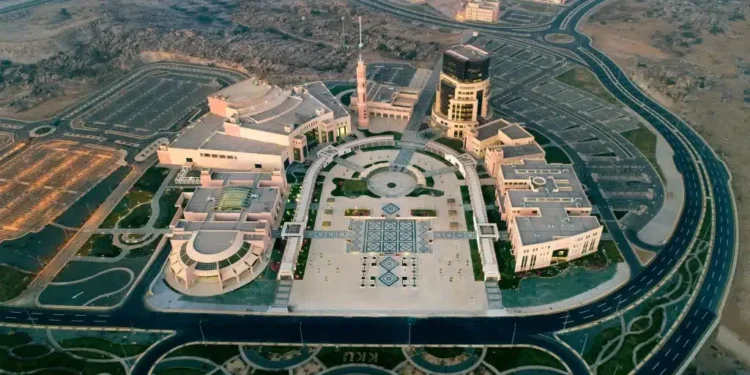 جامعة الملك خالد تطلق النسخة السادسة من “مبادرون” بعد فوزه بجائزة وطنية جامعة الملك خالد تطلق النسخة السادسة من “مبادرون” بعد فوزه بجائزة وطنية