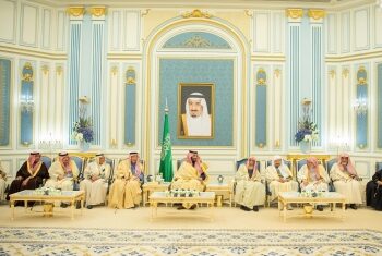 ولي العهد يستقبل المهنئين بحلول شهر رمضان