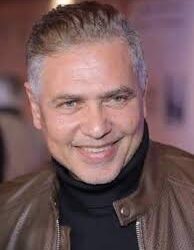 من هو محمد رياض؟ كل ما تحتاج معرفته عن سيرته وأعماله الفنية من هو محمد رياض؟ كل ما تحتاج معرفته عن سيرته وأعماله الفنية
